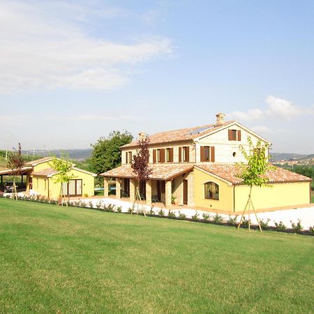 拉维奇亚丰堤农庄酒店 Castelbellino 外观 照片