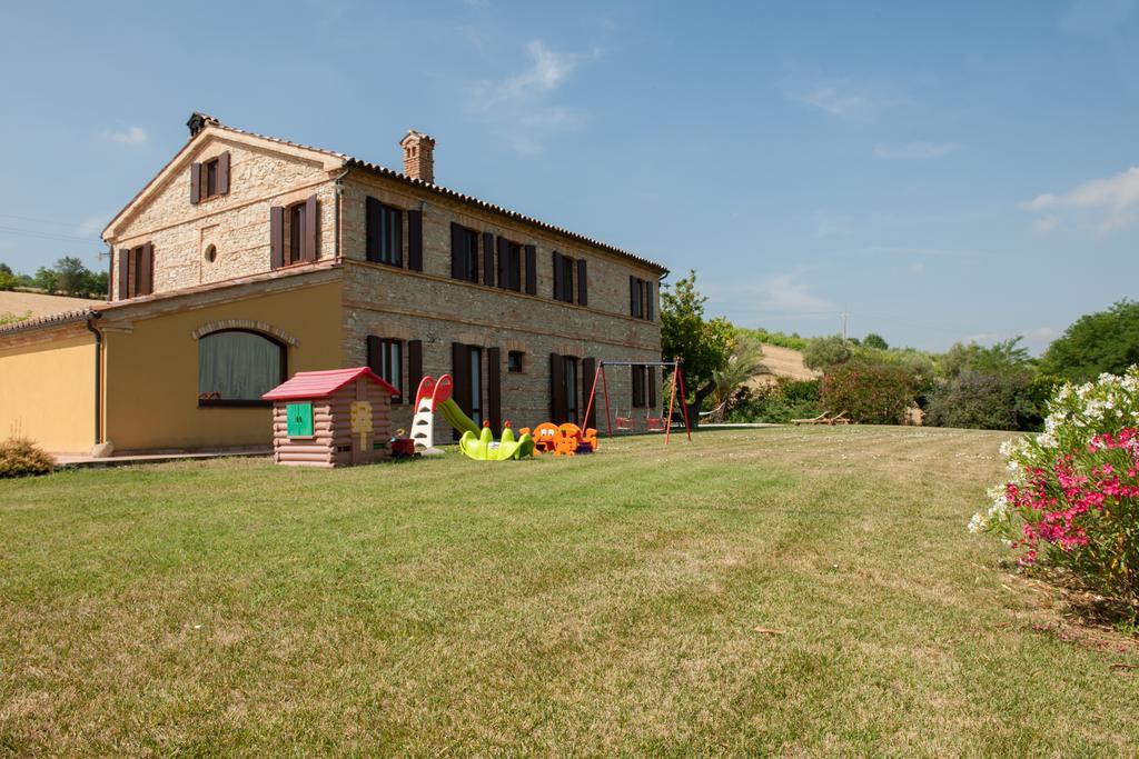 拉维奇亚丰堤农庄酒店 Castelbellino 外观 照片